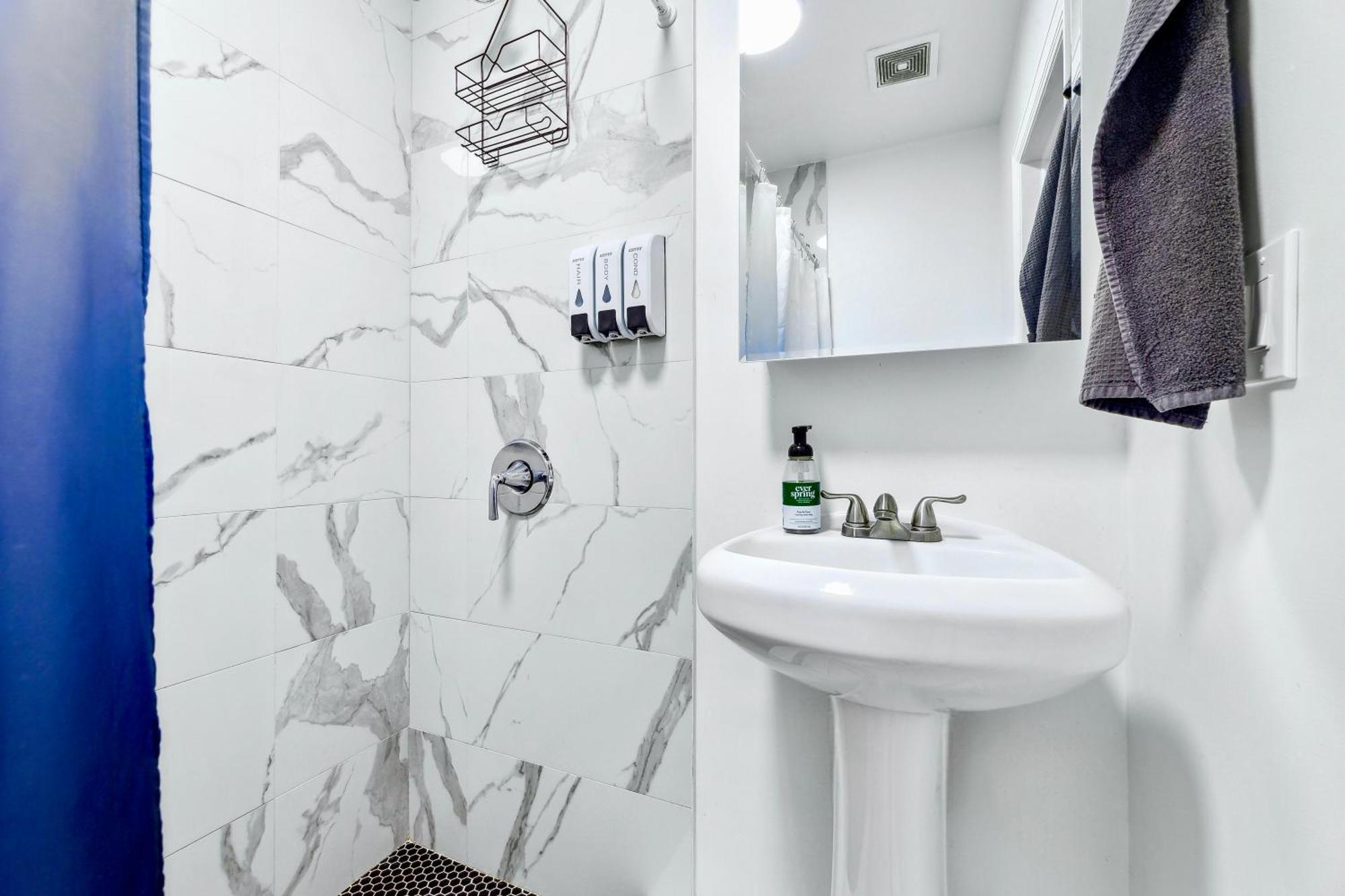 Peaceful Apartment In Lower Manhattan 뉴욕 외부 사진